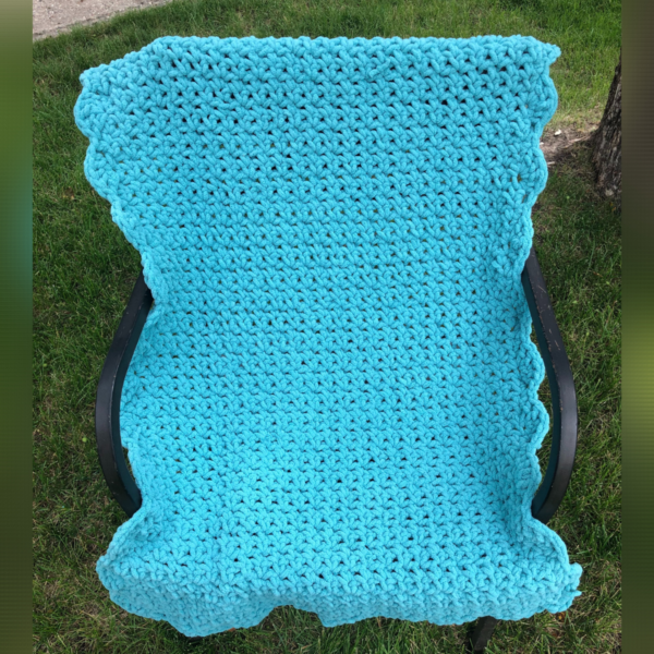 Baby Blanket - crochet light blue - bulky yarn